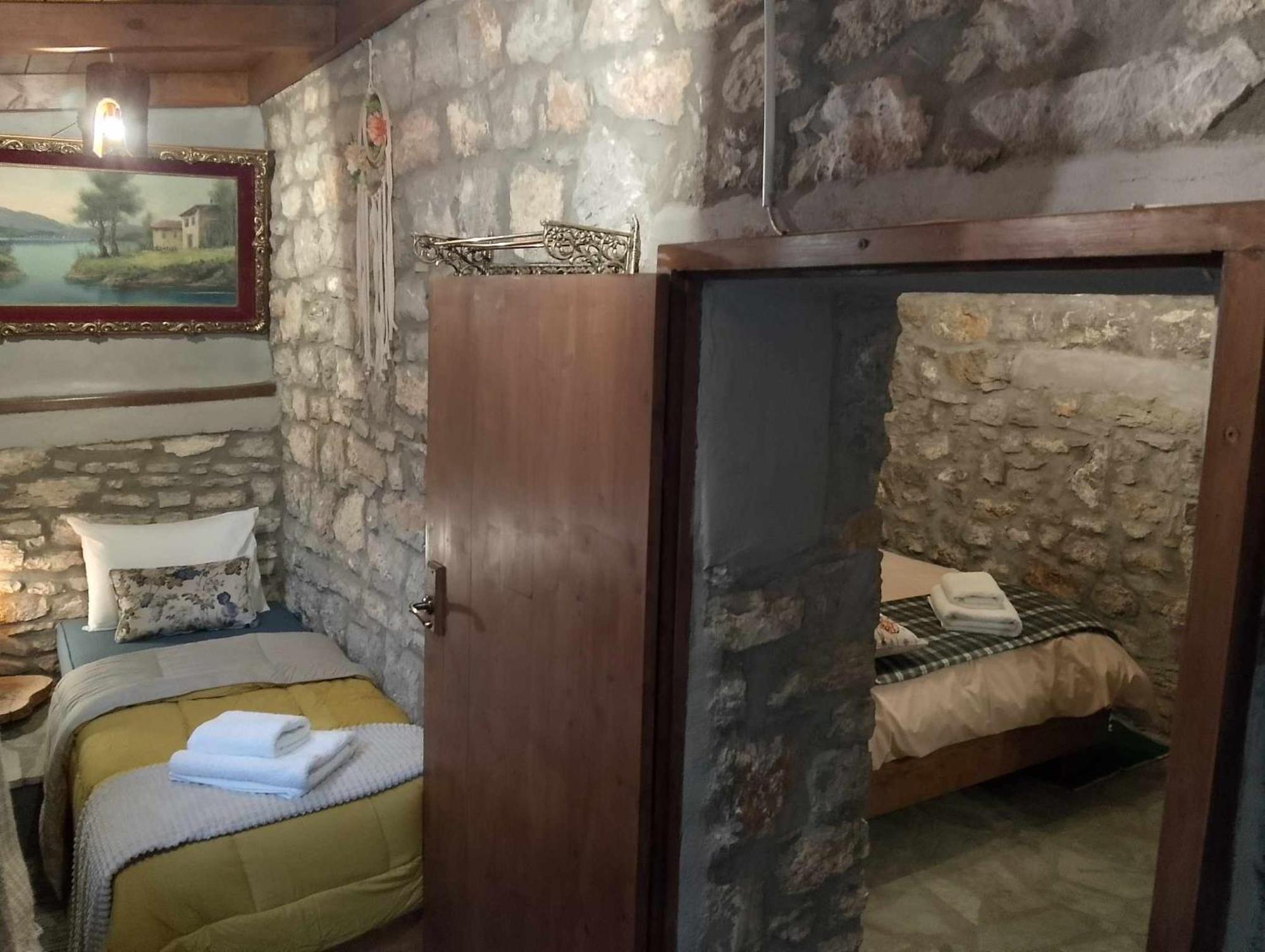 Αυθεντικό Πετρινο Στην Ναύπακτο Leilighet Návpaktos Eksteriør bilde